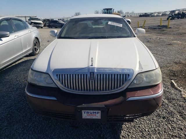 2011 Lincoln Town Car Signature Limited