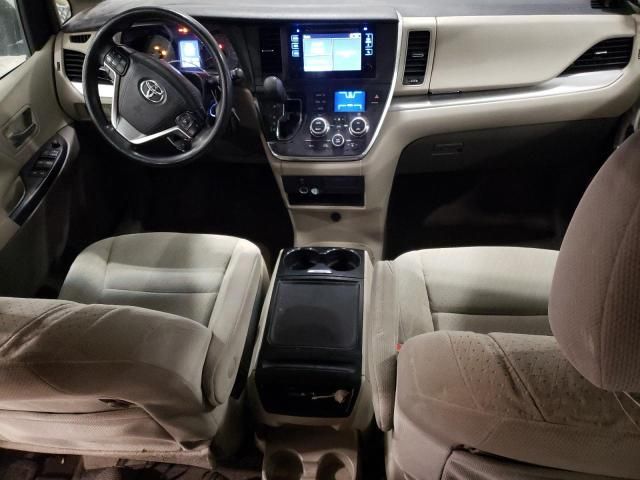 2017 Toyota Sienna LE