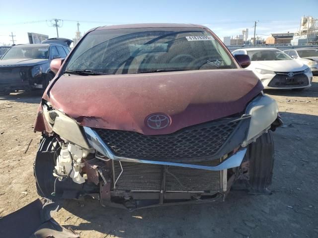 2014 Toyota Sienna Sport