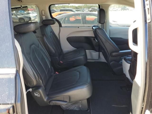 2017 Chrysler Pacifica Touring L Plus