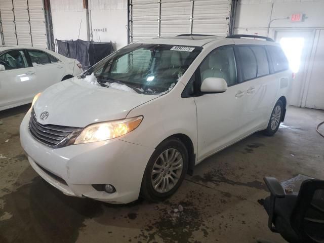 2014 Toyota Sienna XLE