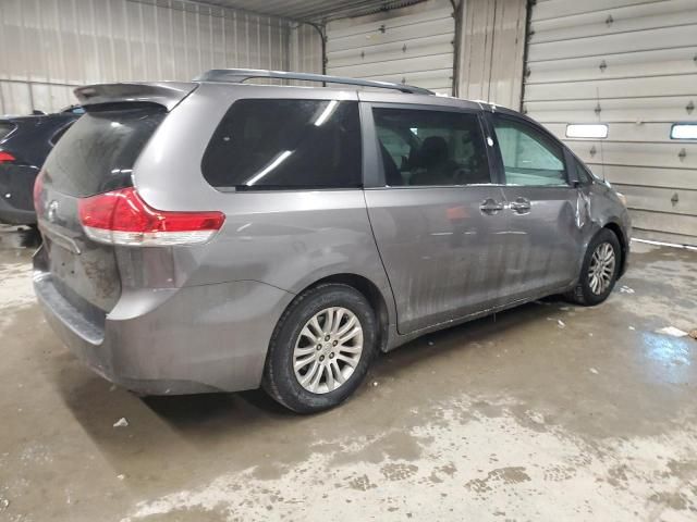 2013 Toyota Sienna XLE