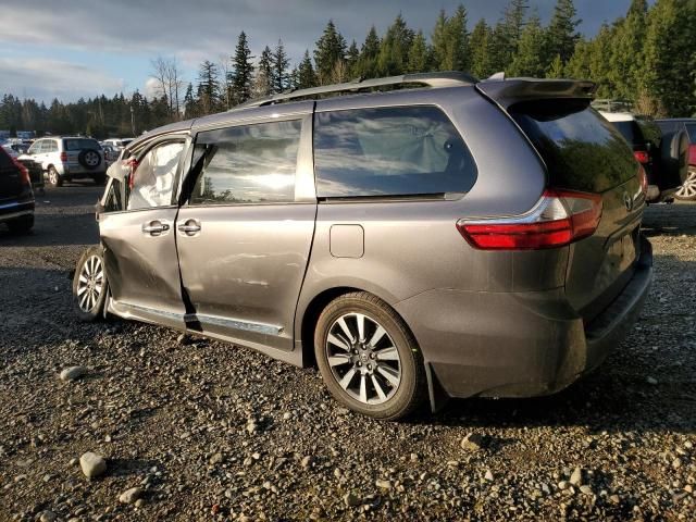 2018 Toyota Sienna XLE