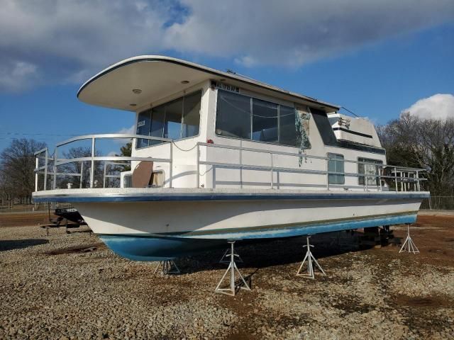 1985 Gibs Houseboat