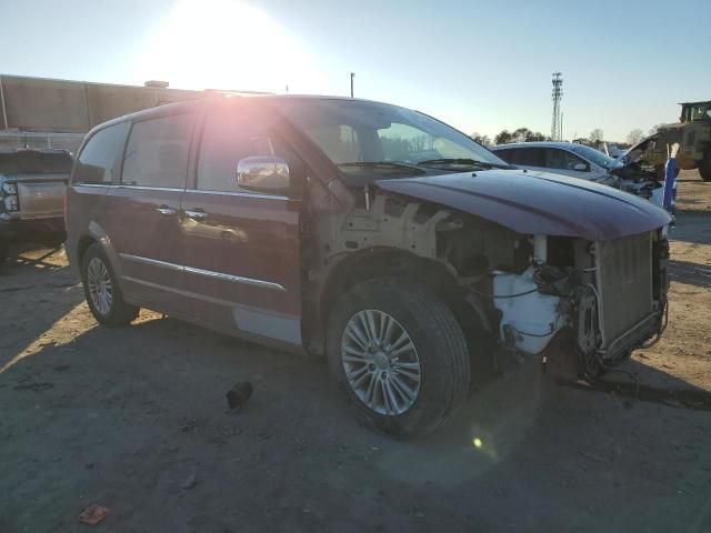 2013 Chrysler Town & Country Touring L