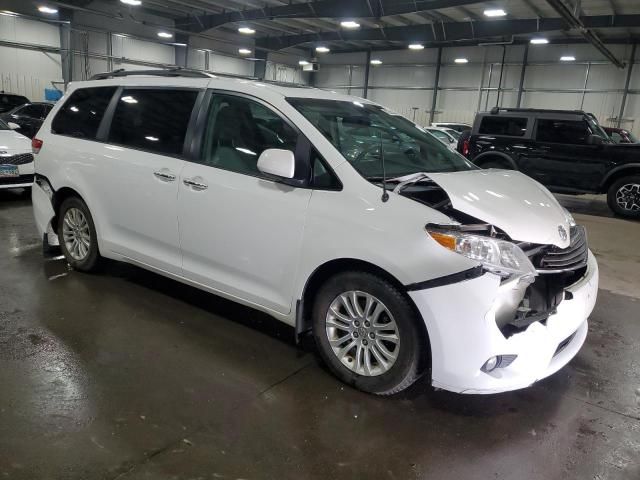 2013 Toyota Sienna XLE