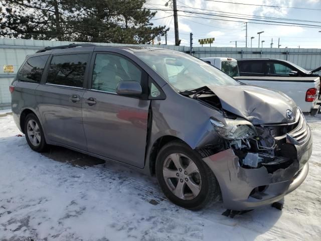 2017 Toyota Sienna LE