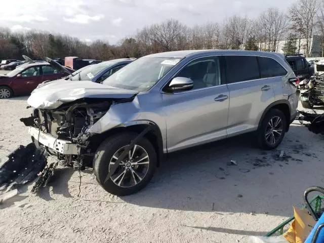 2019 Toyota Highlander LE