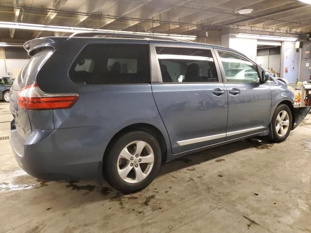 2017 Toyota Sienna LE