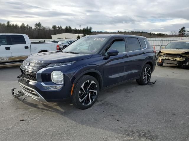 2022 Mitsubishi Outlander SE