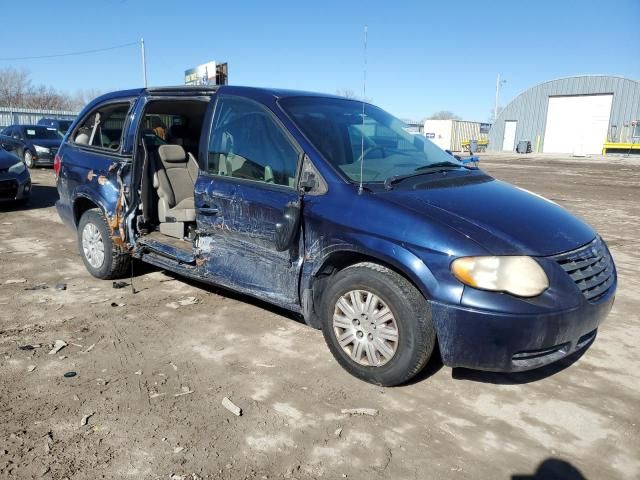 2005 Chrysler Town & Country LX