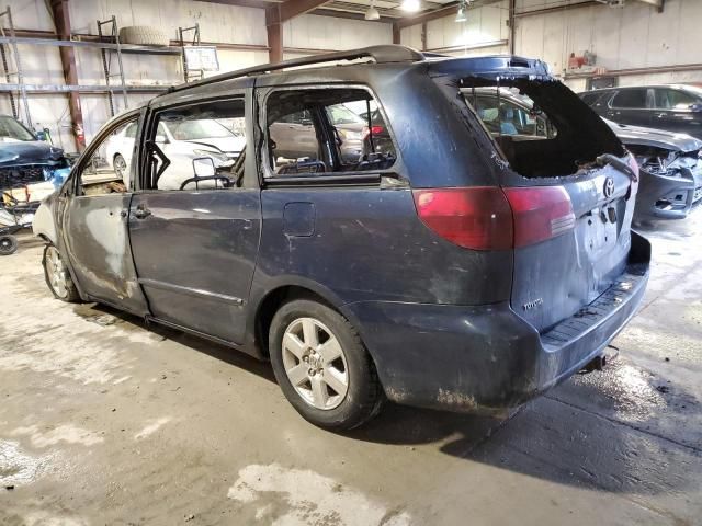 2004 Toyota Sienna CE