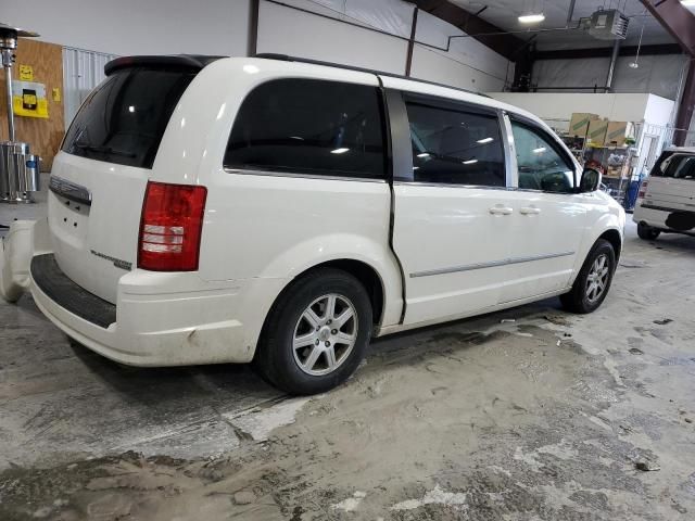 2010 Chrysler Town & Country Touring