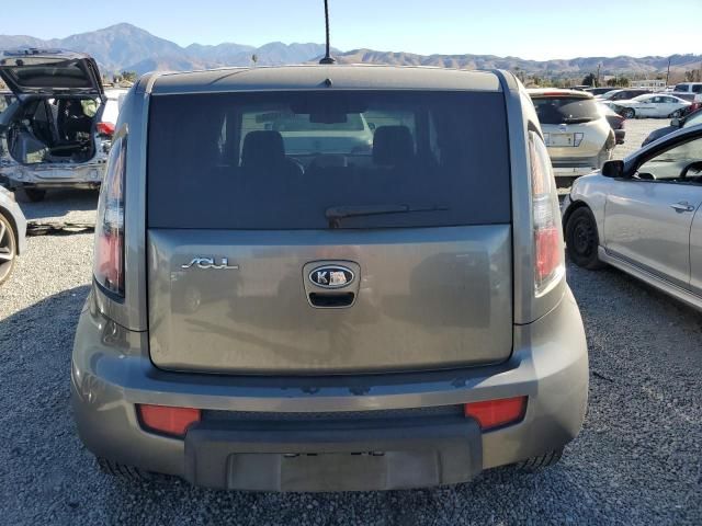 2010 KIA Soul +