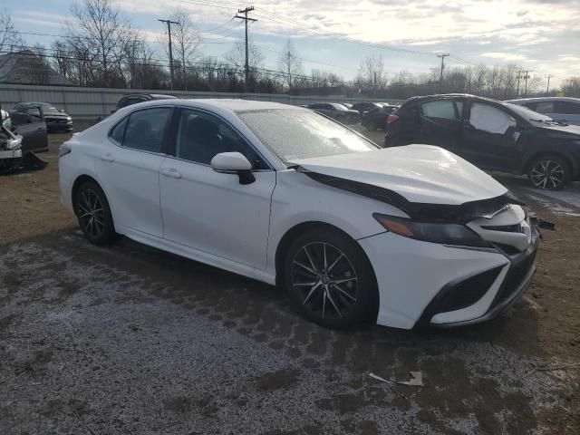 2022 Toyota Camry SE