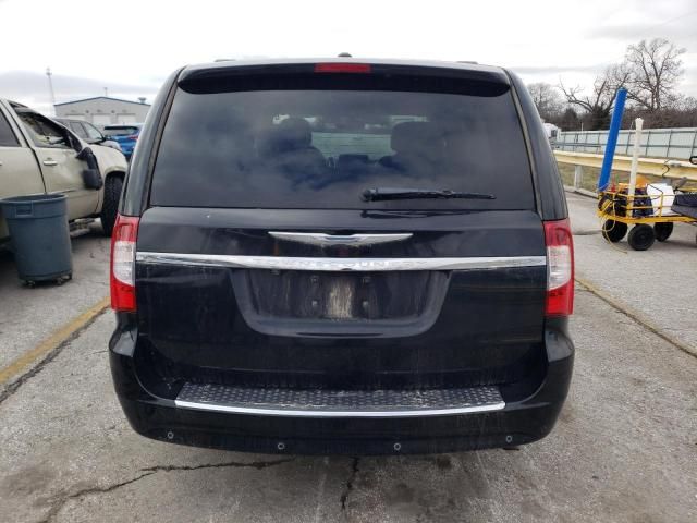 2012 Chrysler Town & Country Touring L