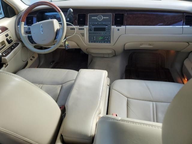 2007 Lincoln Town Car Signature Limited