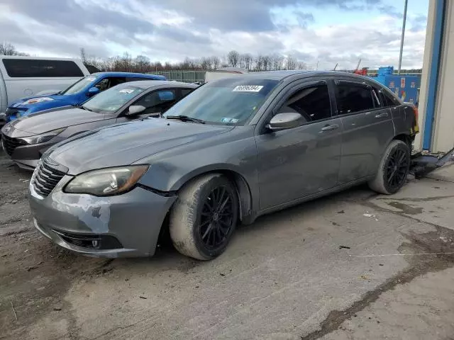 2013 Chrysler 200 Touring