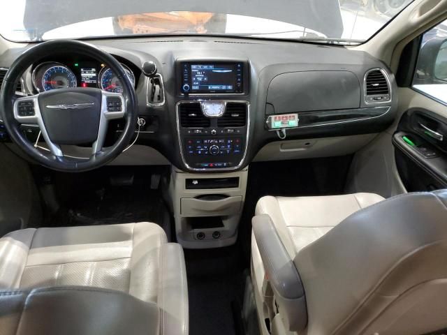 2013 Chrysler Town & Country Touring L