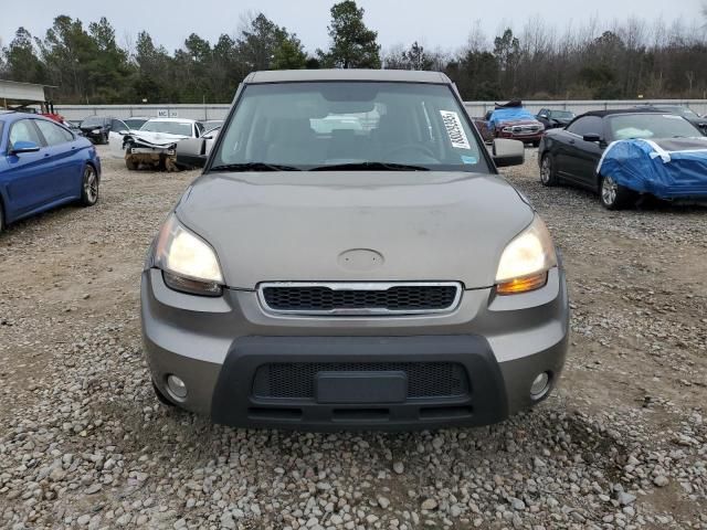 2010 KIA Soul +