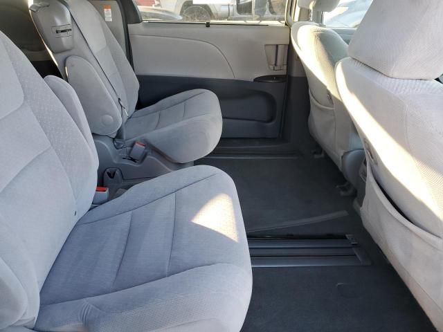 2015 Toyota Sienna LE