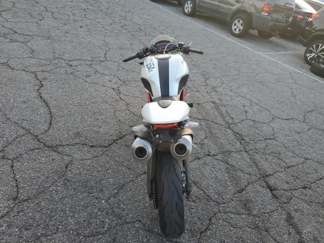 2010 Ducati Monster 696