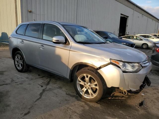 2015 Mitsubishi Outlander SE