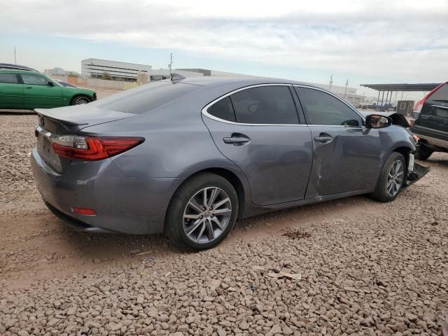 2016 Lexus ES 300H