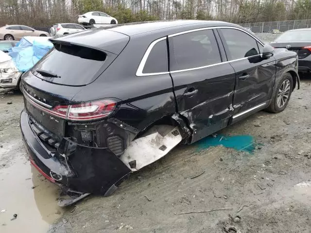 2019 Lincoln Nautilus Select