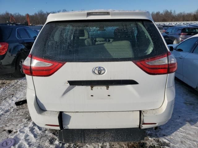 2018 Toyota Sienna L