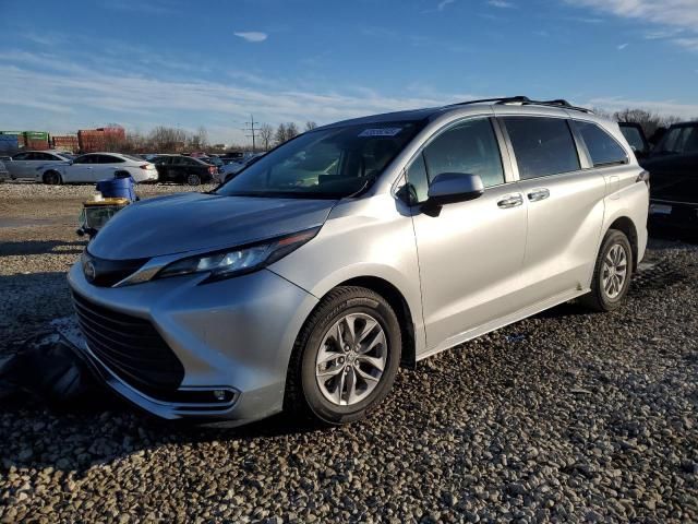 2022 Toyota Sienna XLE