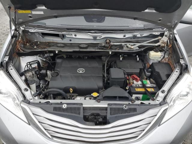 2016 Toyota Sienna XLE