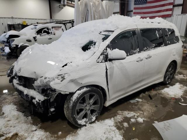 2017 Toyota Sienna SE