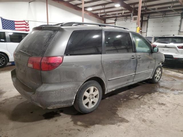 2004 Toyota Sienna CE