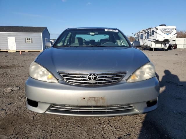 2005 Toyota Camry LE