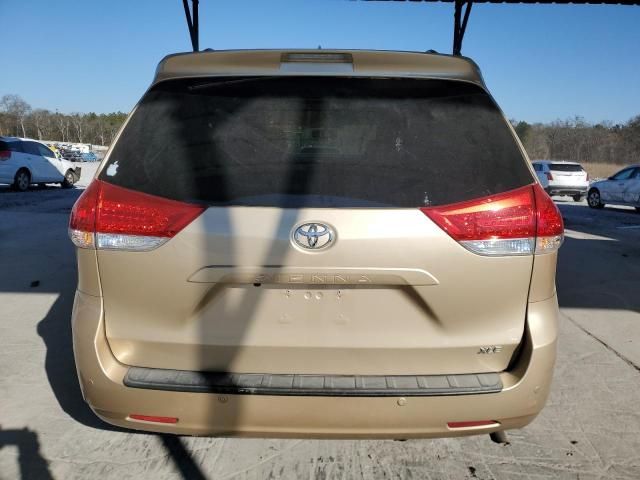 2014 Toyota Sienna XLE