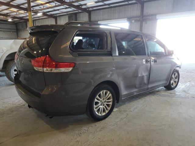 2012 Toyota Sienna XLE