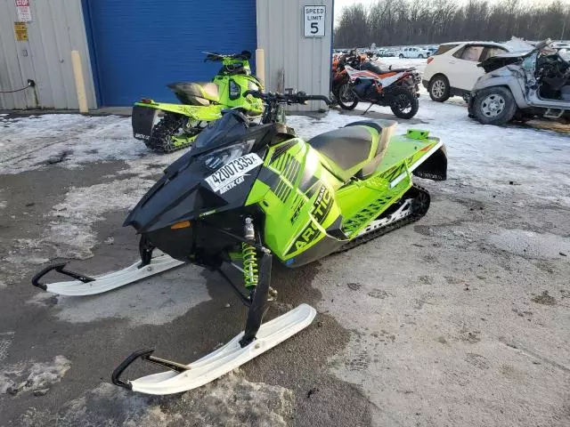 2020 Arctic Cat ZR8000