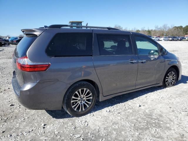 2020 Toyota Sienna XLE