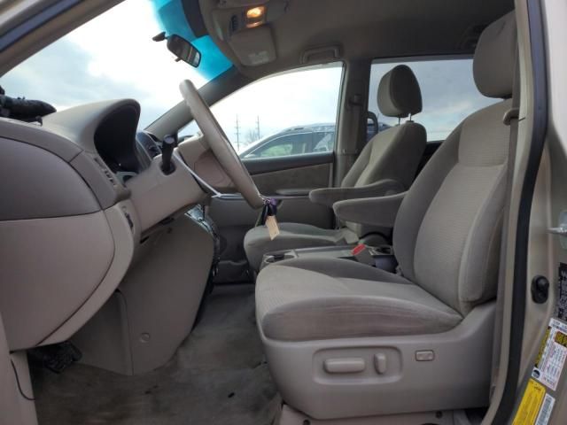 2009 Toyota Sienna CE