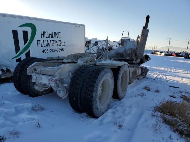 2000 Kenworth Construction W900