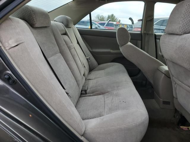 2004 Toyota Camry LE