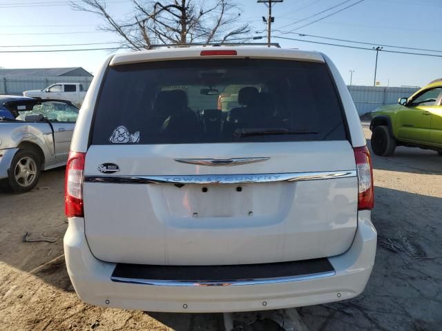 2013 Chrysler Town & Country Touring L