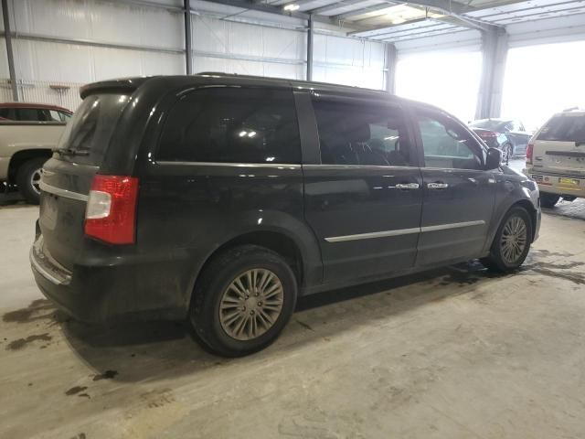 2015 Chrysler Town & Country Touring L