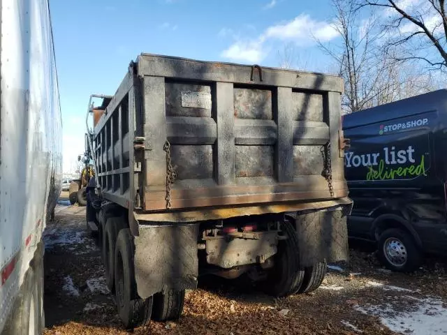 1997 Mack 700 CL700