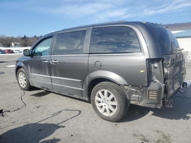 2016 Chrysler Town & Country Touring