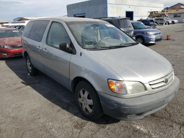 2001 Toyota Sienna CE