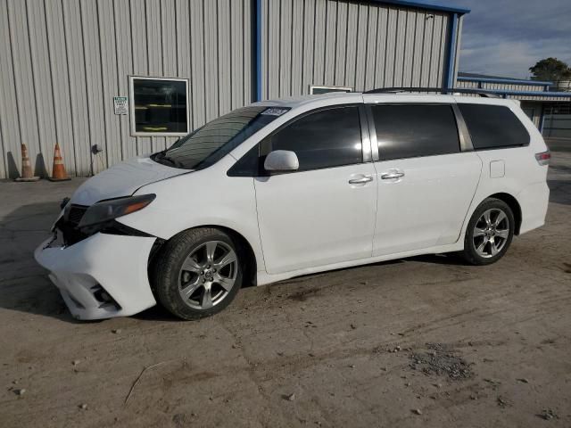 2018 Toyota Sienna SE