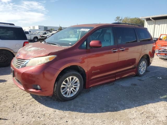 2012 Toyota Sienna XLE