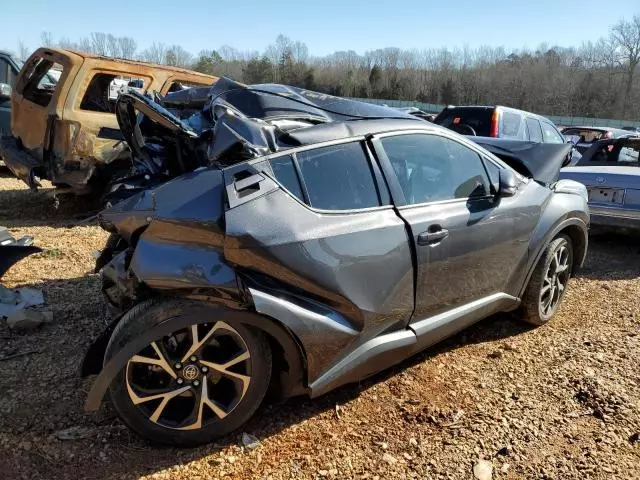 2022 Toyota C-HR XLE